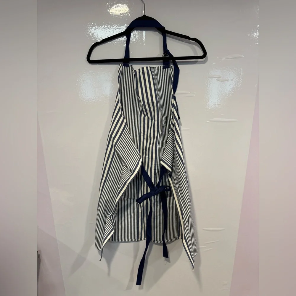 Striped Sur La Table‎ Apron with Pockets